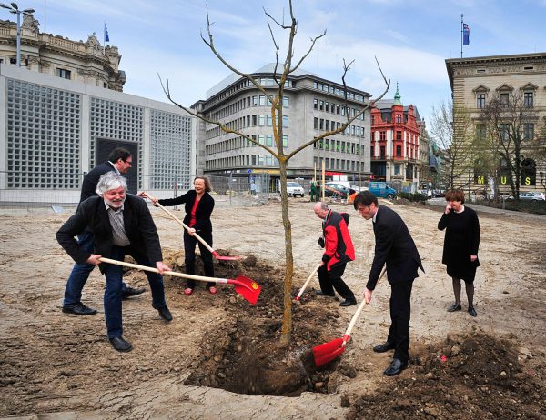 Leipzigs Grün – Baumpflanzung anläßlich der Neuerscheinung des Buches am 19. April 2013