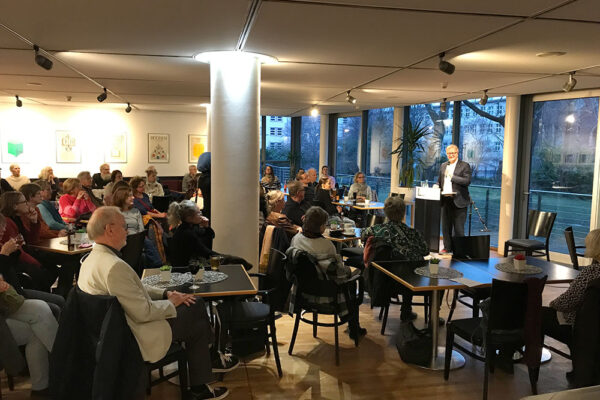 Haus des Buches – Ausstellungseröffnung „Leipzig. Ankommen – Bleiben – Zu Hause finden“