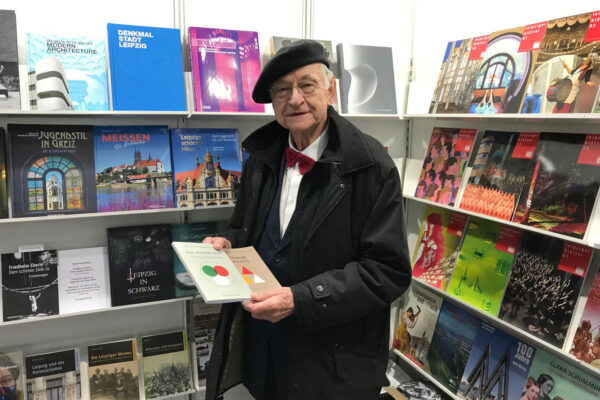 Leipziger Buchmesse – der Autor Hermann Wolfgang Klimm am Stand